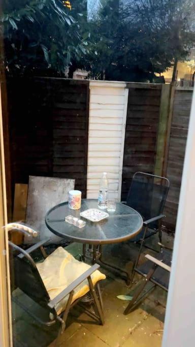 Deluxe Garden Apartment London Exterior photo